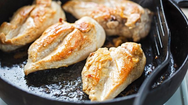 Dada Ayam vs Paha Ayam, Mana yang Lebih Sehat?